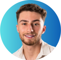 Photo de Matthieu, expert en influence marketing. Il est à la tête de ce projet d'agence d'influenceurs nouvelle génération !